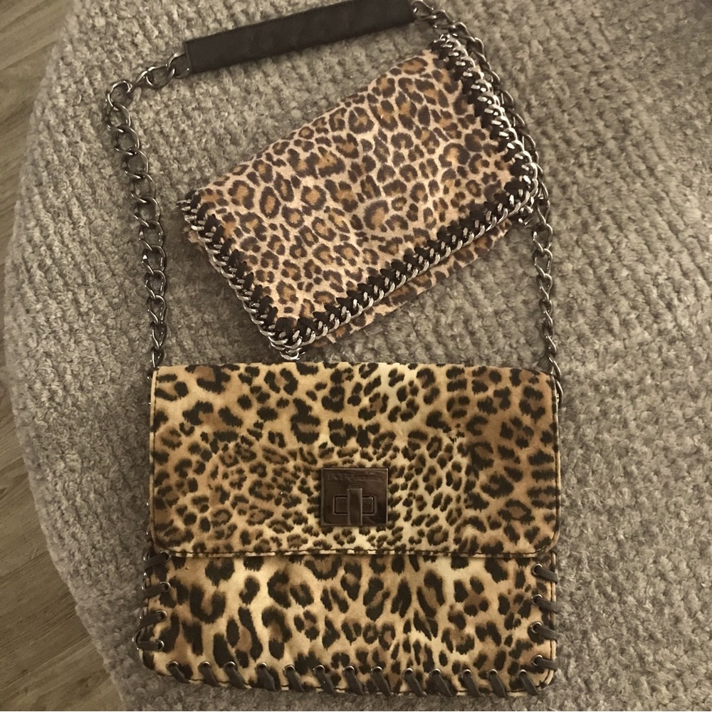 🟧Woman’s BCBGeneration Leopard Print Chain Bag/Smaller zip up chain bag
